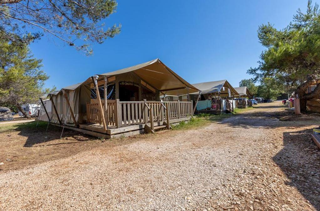 Easyatent Safari Tent Lanterna Červar-Porat Habitación foto